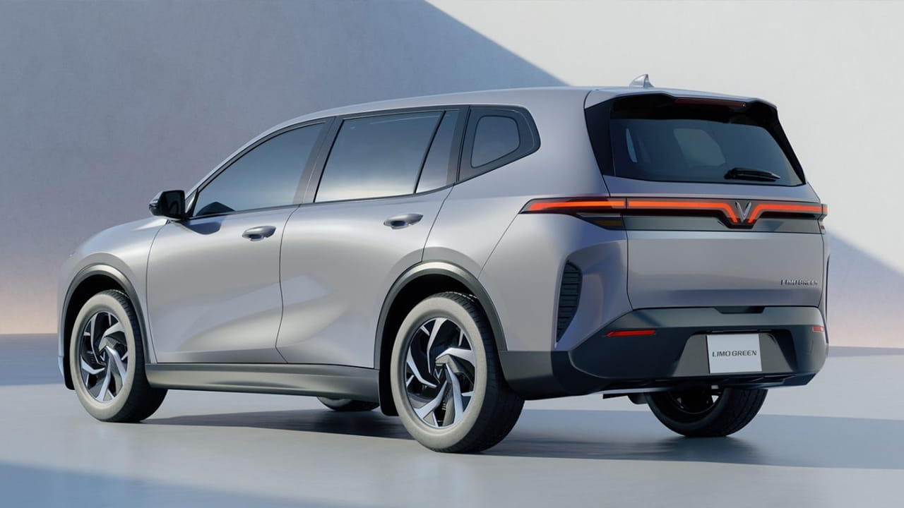  అయితే, వియత్నాం-స్పెక్ మోడల్ 60.13 kWh బ్యాటరీతో వస్తుంది. ఇది 450 కి.మీ (NEDC) పరిధిని అందిస్తుంది. ఈ బ్యాటరీ 198 bhp, 280 Nm టార్క్‌ను ఉత్పత్తి చేసే ముందు మోటారుకు అనుసంధానించబడి ఉంది.