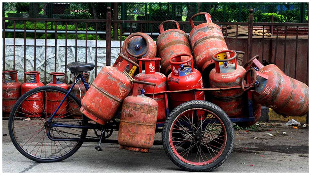LPG Gas: గుడ్‌న్యూస్‌.. కేవలం రూ.300లకే గ్యాస్‌ సిలిండర్‌.. ఆ ప్రభుత్వం సంచలన నిర్ణయం!