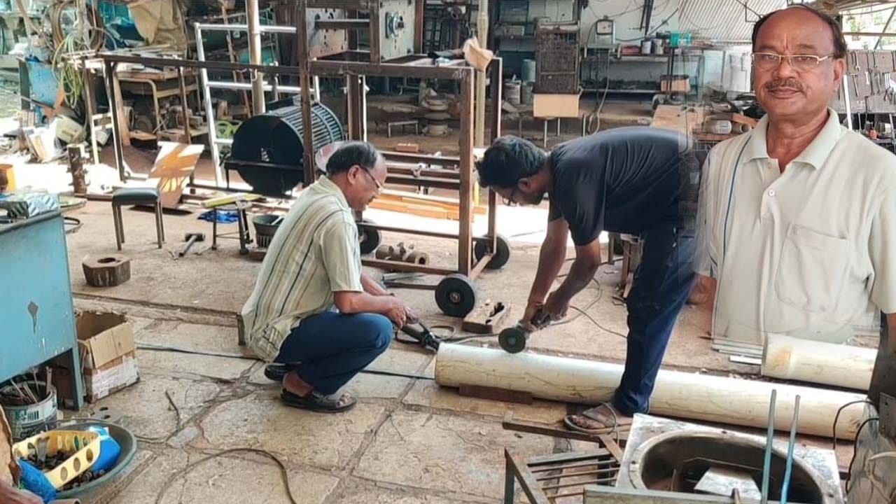 హాట్సాప్.. మితిమీరిన ప్లాస్టిక్ ను వాడుకలోకి తెచ్చి ఔరా అనిపిస్తున్న యువకుడు..!