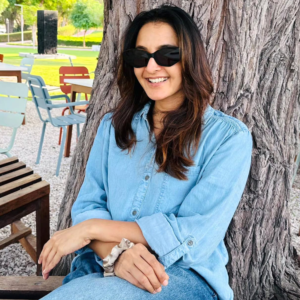 వెట్రిమారన్ దర్శకత్వం వహించిన ఈ సినిమా బ్లాక్ బస్టర్ హిట్ గా నిలిచింది. మొన్నామధ్య ఈ అమ్మడు సూపర్ స్టార్ రజినీకాంత్ నటిస్తున్న వెట్టయన్ అనే సినిమాలో నటించింది. ఈ సినిమా నుంచి విడుదలైన ఓ సాంగ్ విశేషంగా ఆకట్టుకుంది. ఈ సాంగ్ లో మంజు తన స్టెప్పులతో ఆకట్టుకుంది.