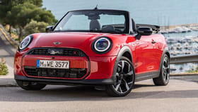 మెరుపు వేగంతో దూసుకెళ్లే బుడ్డి కారు..! ధర, ఫీచర్లు ఇవే..