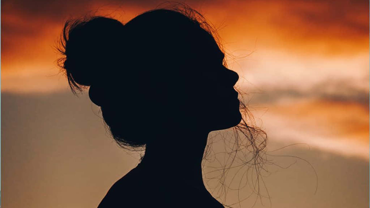 Guntur: చదివేది ఇంటర్.. హైదరాబాద్‌లో యాంకర్.. ఫోన్ చెక్ చేస్తే బయటపడ్డ అసలు నిజం