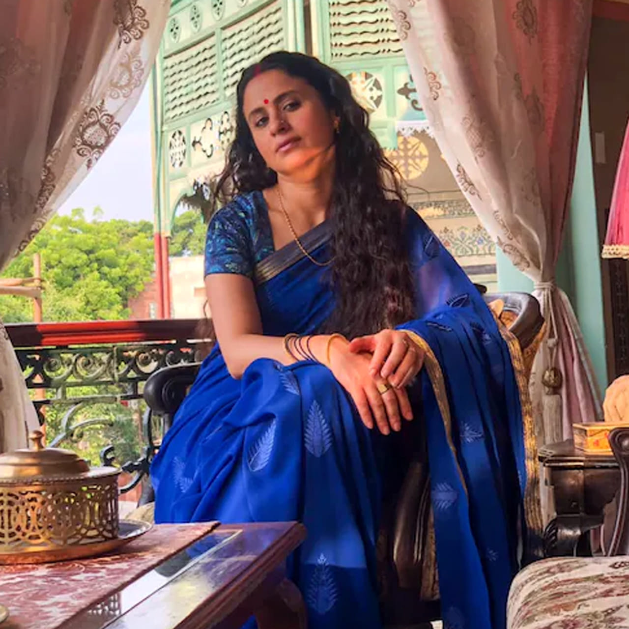 మిర్జాపూర్.. ఓటీటీ ప్లాట్ ఫామ్‏లో పూర్తిగా నెగిటివిటీ మూటకట్టుకున్న సిరీస్. దీనిని బ్యాన్ చేయాలంటూ సుప్రీంకోర్టులో పిటిషన్ కూడా దాఖలైంది. కానీ ఈ క్రైమ్ థ్రిల్లర్ వెబ్ సిరీస్ మాత్రం ఇప్పుడు మూడో సీజన్ వరకు చేరింది. ఇప్పుడు మిర్జాపూర్ 3 వెబ్ సిరీస్ ఓటీటీలోకి అలరిస్తుంది. ఈ సిరీస్ ఓటీటీ ప్లాట్ పామ్ అమెజాన్ ప్రైమ్ వీడియోలో స్ట్రీమింగ్ అవుతుంది. 