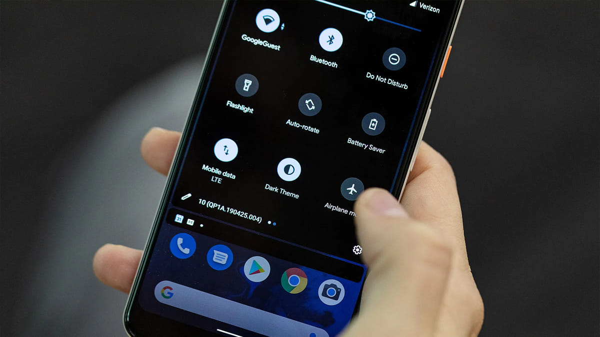 Mobile Dark Mode: మీ మొబైల్లో డార్క్ మోడ్ బ్యాటరీ లైఫ్ పెంచదా? ఆశ్చర్యపోయే కారణాలు ఇవే!