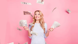 తలుపు వెనుక హ్యాంగింగ్స్ ఉంచితే.. దురదృష్టమా.? పండితులు ఏమంటున్నారు.?