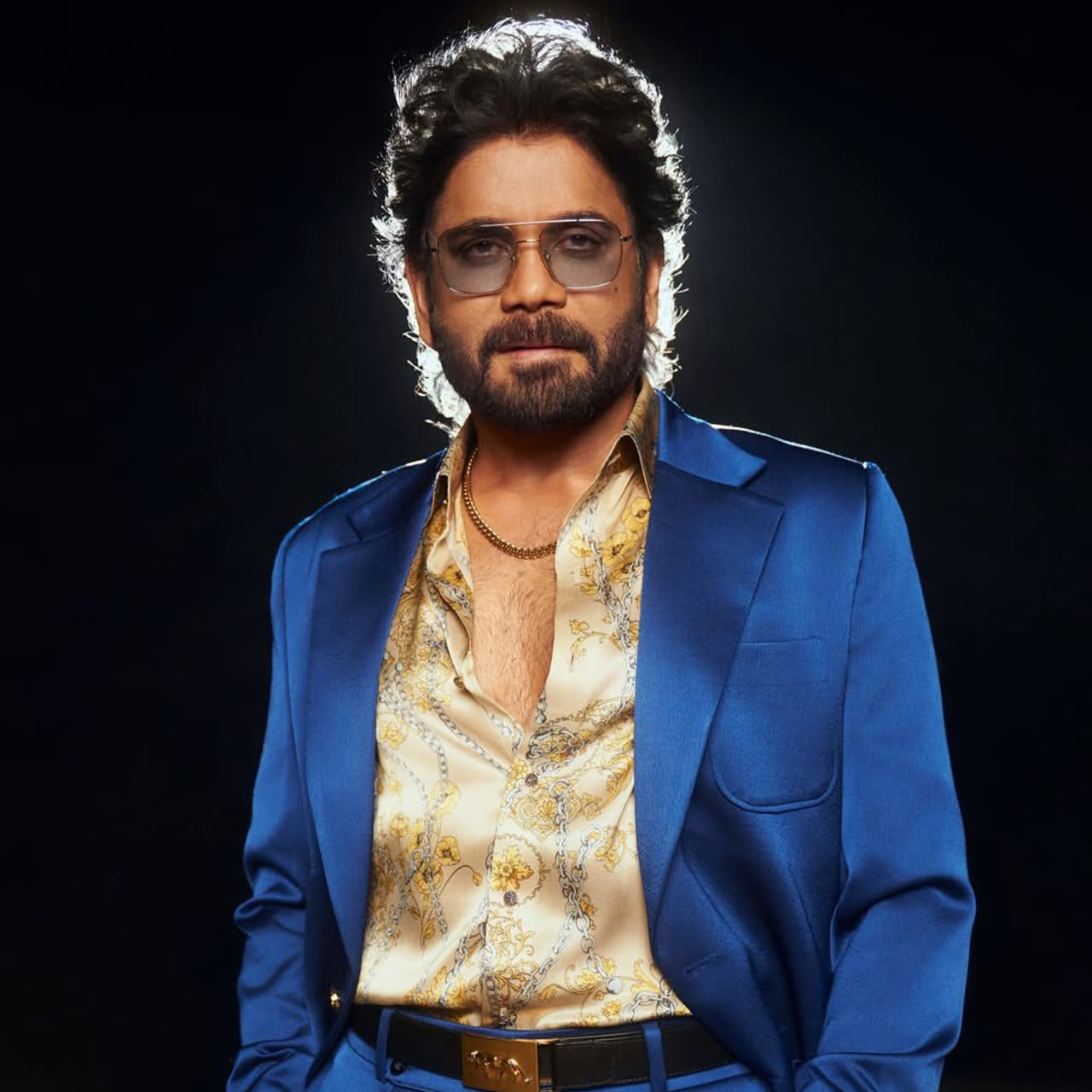 అక్కినేని నాగార్జున క్రేజ్ గురించి చెప్పక్కర్లేదు. దశాబ్దాలుగా సినీరంగంలో అత్యధిక ఫాలోయింగ్ సంపాదించుకున్న హీరో. గ్రీకువీరుడు, మన్మథుడు, కింగ్ అంటూ అమ్మాయిల హృదయాల్లో స్థానం సొంతం చేసుకున్నారు. ఇప్పటికీ బ్యాక్ టూ బ్యాక్ సినిమాలతో ప్రేక్షకులను అలరిస్తున్నారు. 