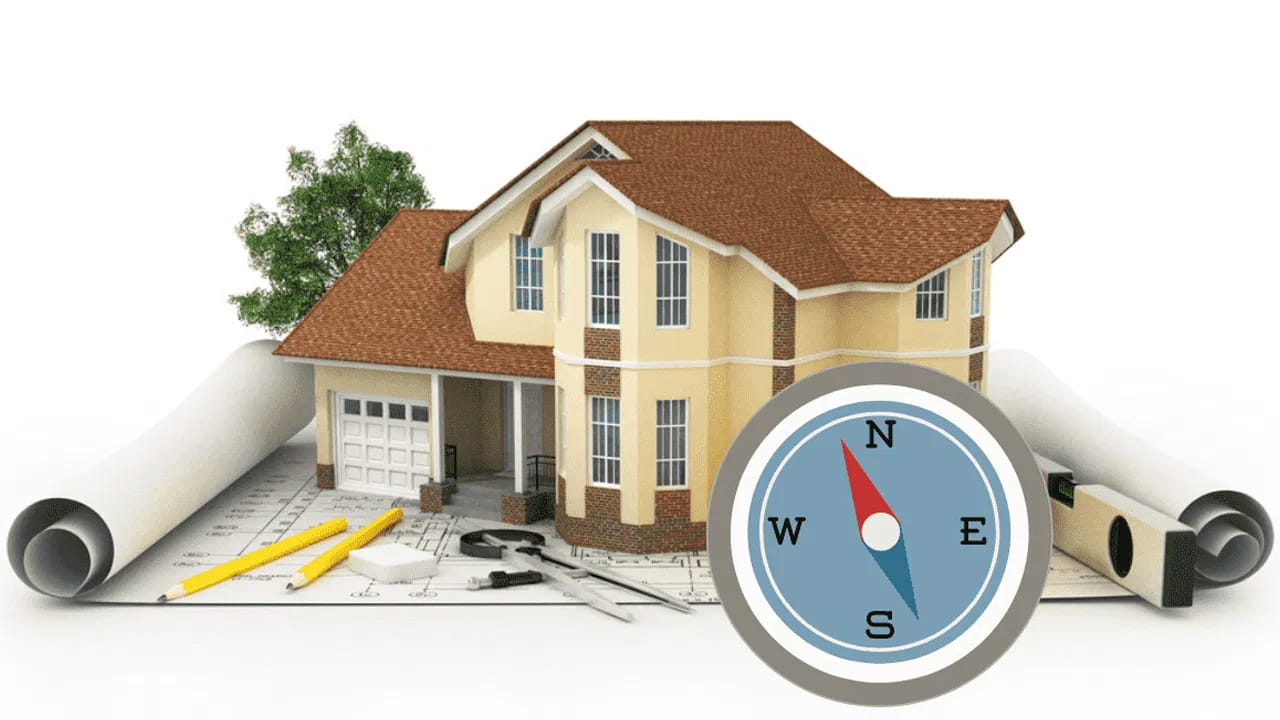 జ్యోతిష్య శాస్త్రంలో వాస్తు శాస్త్రానికి ఉన్న ప్రత్యేక ప్రాముఖ్యత గురించి ఎంత చెప్పినా తక్కువే. వాస్తు అనేది కుటుంబంపై ప్రత్యేక్ష ప్రభావం చూపుతుంది. అందుకే ప్రతి ఒక్కరూ వాస్తు నియమాలు పాటించాలని చెబుతుంటారు. కానీ కొంత మంది అస్సలే వాస్తు నియమాలను పాటించరు. దీని వలన కుటుంబంలో అశాంతి, అనారోగ్య సమస్యలు,ఆర్థిక సమస్యల బారినపడుతుంటారు. అందువలన 2026లో ఇల్లు కొనుగోలు లేదా ఇంటి నిర్మాణం చేపట్టే వారు తప్పకుండా ఈ వాస్తు నియమాలు పాటించాలంట. అవి ఏవో ఇప్పుడు చూద్దాం.