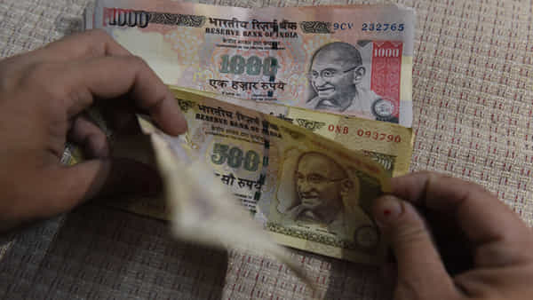 Indian Currency: పాత రూ.500, రూ.వెయ్యి నోట్లు మీ దగ్గర ఉన్నాయా..? మీకో అలర్ట్.. భారీగా జరిమానా..
