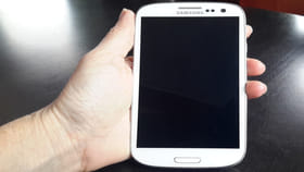 పాత ఫోన్ విక్రయిస్తున్నారా? ఈ మిస్టేక్స్ చేస్తే భారీగా నష్టపోతారు