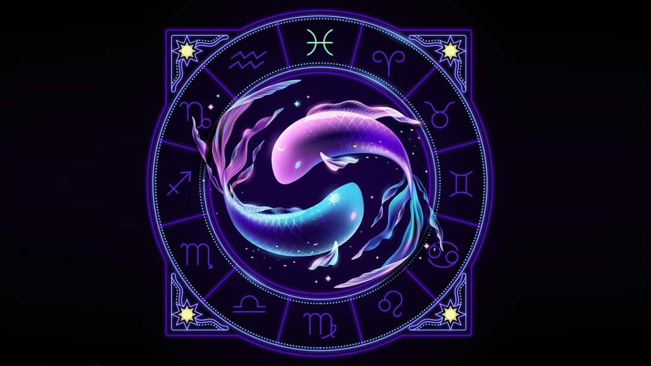 మీన రాశి: గురువు పాలనలో ఉన్న ఈ మీన రాశి వారికి దేవునిపై గొప్ప నమ్మకం ఉంటుంది. వారికి ఆధ్యాత్మిక విషయాలపై చాలా ఆసక్తి ఉంటుంది. అదే సమయంలో, వారు సరదా పనులు చేయడంలో కూడా పాల్గొంటారు. తమ కార్యకలాపాల ద్వారా ప్రజలను తమ ముందు ఆకర్షించే సామర్థ్యం ఉన్న ఈ మీన రాశి వారు తమ సృజనాత్మక ఆలోచనల ద్వారా వారు ఉన్న స్థానాన్ని ఉత్సాహంగా మరియు సంతోషంగా ఉంచుకుంటారు. మీన రాశి వారు పండుగలకు చాలా ముందుగానే వేడుకలు ప్రారంభిస్తారు. అంటే, వారు పండుగకు సిద్ధం కావడం ప్రారంభిస్తారు, ప్రణాళికలు వేసుకుంటారు. పండుగ రావడానికి చాలా రోజుల ముందు వేడుకలను విజయవంతంగా పూర్తి చేస్తారు. ఇంకా, వారి వేడుకలు ఎప్పుడూ చట్టాన్ని ఉల్లంఘించకూడదని, ఇతరుల మనోభావాలను గాయపరచకూడదని వారు దృఢంగా నిశ్చయించుకుంటారు. వేడుకల సమయంలో వారి స్నేహితులు, బంధువులు కూడా తమతో ఉండాలని కోరుకుంటారు.