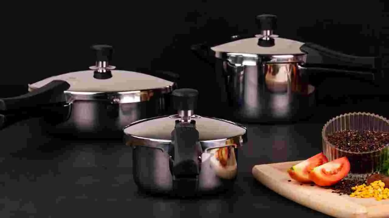 ఇలాంటి రసాయనాలను అధిక మొత్తంలో తీసుకోవడం ఆరోగ్యానికి మంచిది కాదని ఆరోగ్య నిపుణులు అంటున్నారు. పప్పుధాన్యాలు, చిక్కుళ్లు వండినప్పుడు వాటిలో ఉండే లెక్టిన్స్ లాంటి యాంటీ న్యూట్రియంట్స్ పూర్తిగా తొలగిపోకపోతే జీర్ణ సమస్యలు రావొచ్చు. తక్కువ నాణ్యతతో ఉండే అల్యూమినియం కుక్కర్లను ఉపయోగించినప్పుడు.. దాని లోహం ఆహారంతో కలిసిపోయే ప్రమాదం కూడా ఉంది. 