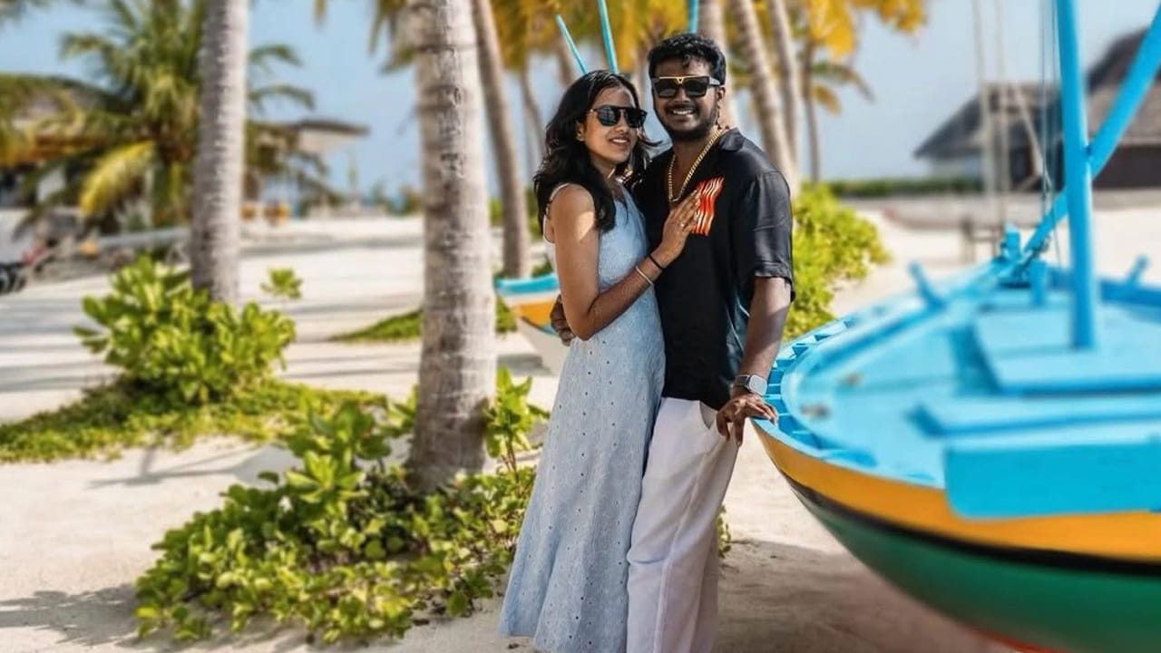  చాలా మంది లాగే ఈ కొత్త దంపతులు కూడా మాల్దీవ్స్ ను తమ హనీమూన్ డెస్టినేషన్ గా ఎంచుకున్నారు.
