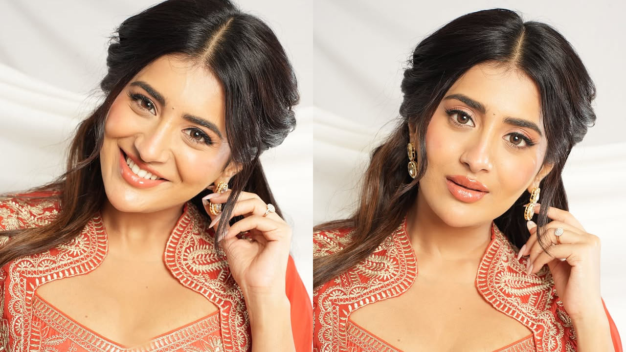 ఇక ఎప్పుడూ సోషల్ మీడియాలో చాలా యాక్టివ్గా ఉండే ఈ బ్యూటీ ఎప్పటికప్పుడు తన అంద చందాలతో ప్రతి ఒక్కరినీ ఆకట్టుకుంటుంది. చీరలో తన అందాల హొయలు చూపిస్తూ కుర్రకారును ఫిదా చేస్తుంది.