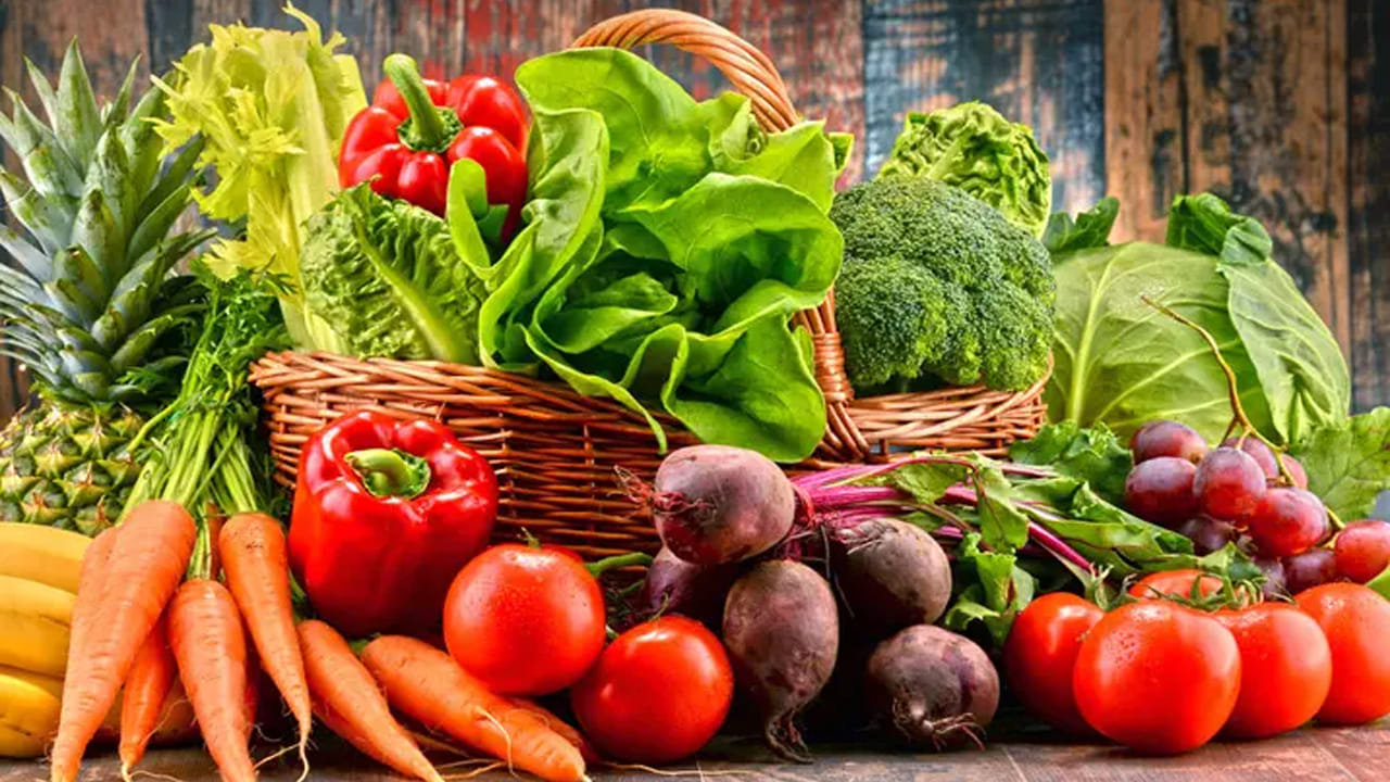 Raw Veggies: ఈ కూరగాయలను కూరొండితే కొంప కొల్లేరే.. పచ్చిగానే తినాలట!