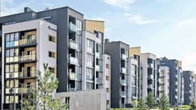 ఆడుకుంటూ బిల్డింగ్‌పై నుంచి పడిన బాలుడు.. కట్‌చేస్తే..