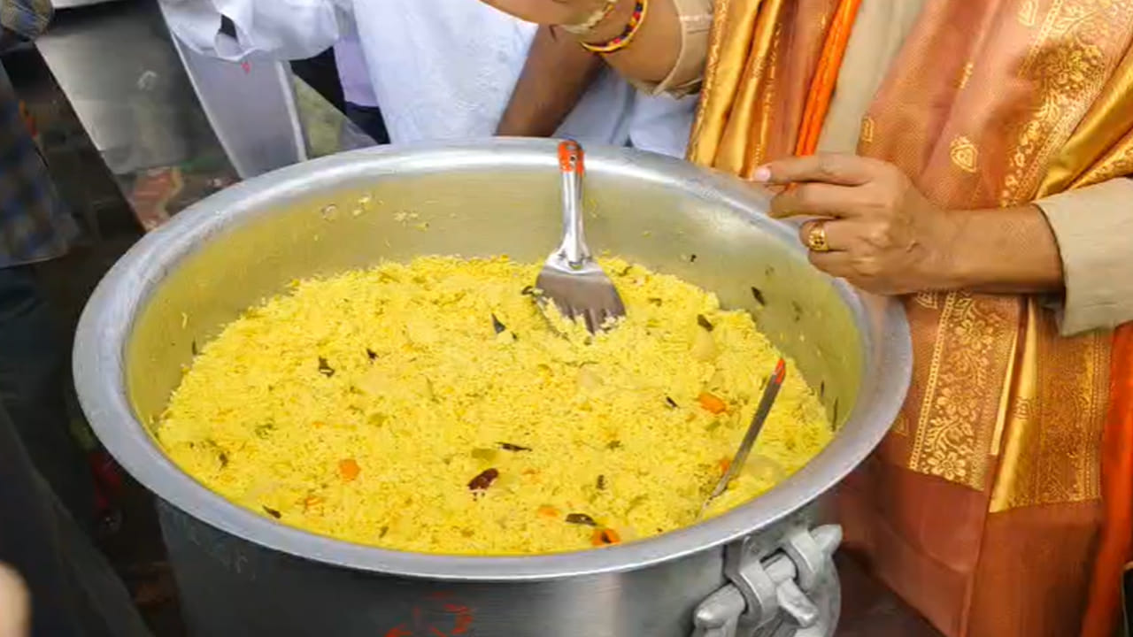 Telangana: ఆ మార్కెట్‌లో రోజూ ఉచితంగా టిఫిన్.. రూ. 5కే భోజనం.. ఎక్కడంటే..?