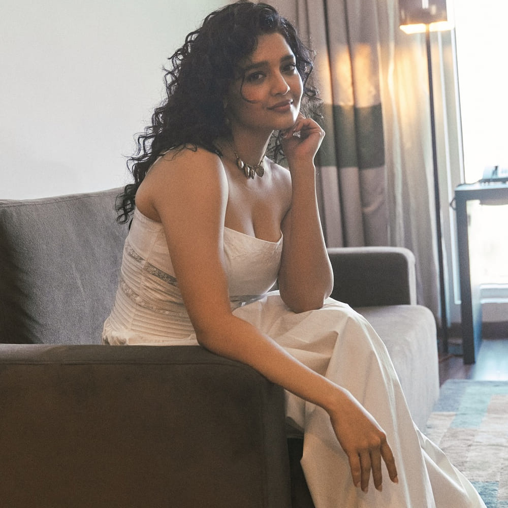 ఈ ముద్దుగుమ్మ 2009లో ఆసియా ఇండోర్ గేమ్స్లో భారతదేశానికి ప్రాతినిధ్యం వహించింది. అలాగే సూపర్ ఫైట్ లీగ్ను గెలిచింది. దీని తరువాత, ఆమె సుధా కొంగర దర్శకత్వం వహించిన “ఇరుతి చూడ్” చిత్రంలో ప్రధాన పాత్రలో నటించడంతో నటిగా అరంగేట్రం చేసింది. అదే సినిమా గురు టైటిల్ తో తెలుగులో రీమేక్ అయ్యింది. ఆతర్వాత వరుసగా సినిమాలు చేసింది.