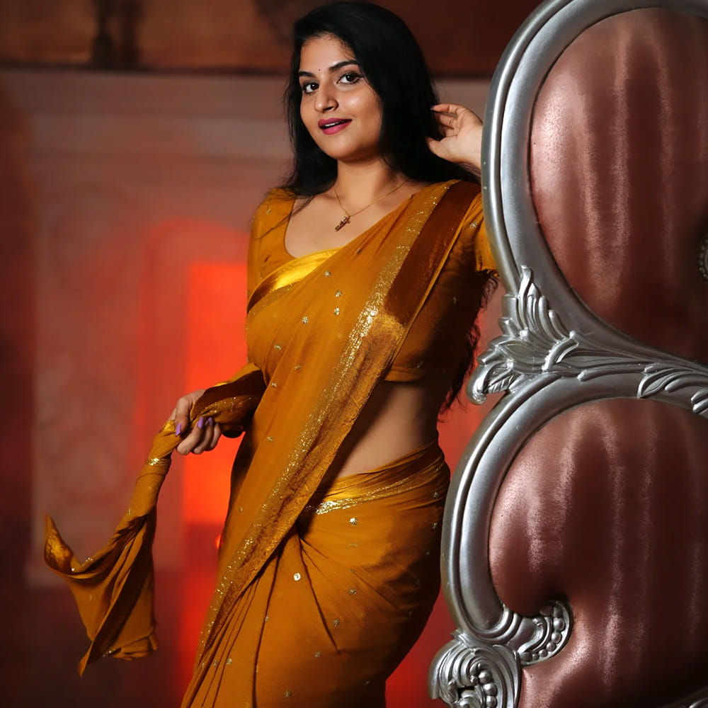 ప్రతి క్యారెక్టర్ ప్రేక్షకులకు గుర్తుండిపోయేలా నటించారు. వారిలో ఇక ఈ సీరియల్ లో స్వప్న అనే పాత్ర కూడా ప్రేక్షకులకు బాగా కనెక్ట్ అయ్యింది. ఆ పాత్రలో మొన్నటి వరకూ.. హమీదా ఖాతూన్ నటించింది. కానీ ఇప్పుడు ఆమె ప్లేస్ లోకి మరో నటి వచ్చింది. బ్రహ్మముడి సీరియల్ లో స్వప్న పాత్రలో రూప ముగ్గల్ల నటిస్తుంది. ఈ చిన్నది ఎన్నో సీరియల్స్ లో నటించి మెప్పించింది. ఈ చిన్నది సోషల్ మీడియాలోనూ చాలా యాక్టివ్ గా ఉంటుంది.