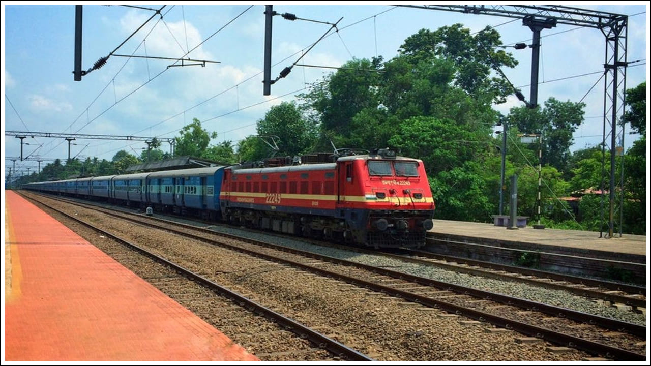 Indian Railways: హైదరాబాద్‌ టూ శబరిమల.. 10 ప్రత్యేక రైళ్లు.. ఏయే తేదీల్లో అంటే..!