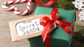 సీక్రెట్ శాంటా ట్రెండ్ ఆఫీసుల్లో ఎలా మొదలైంది?