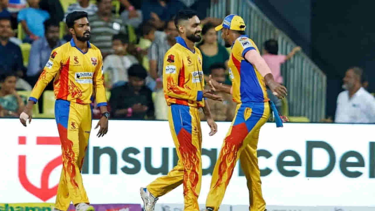 వామ్మో.. బౌండరీ లైన్ లో ఫీల్డింగ్.. బంతిని పట్టుకోబోయి కుప్పకూలిన ఫీల్డర్.. ఎక్కడంటే?