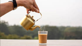 ఉదయం లేవగానే టీ తాగుతున్నారా..? జాగ్రత్త.. ఈ సమస్యలు పక్కా..