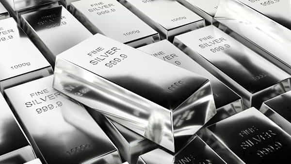 Silver: వెండి ధర రూ.2.50 లక్షలకు చేరుతుందా..? ఆర్థిక నిపుణుల అంచనా ఎలా ఉందంటే?