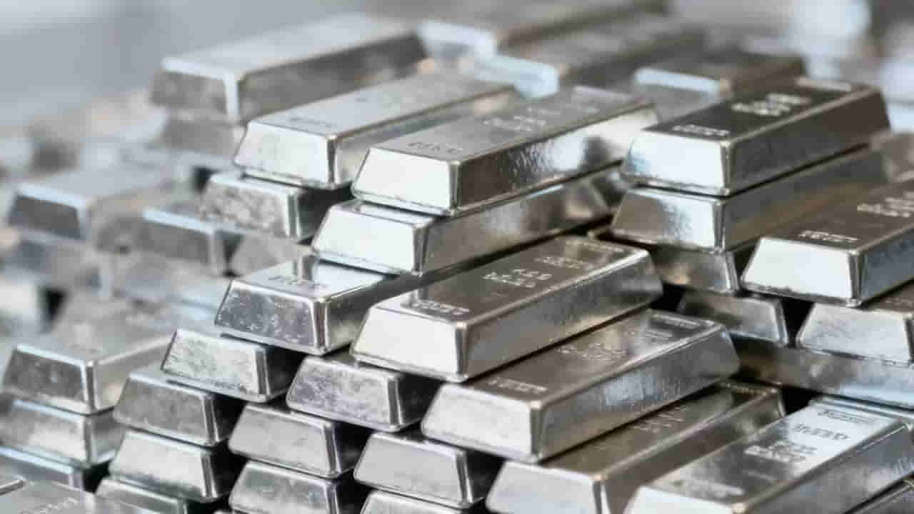Silver Rates: బిగ్ న్యూస్.. వెండి ధరలు ఆల్ టైం రికార్డ్.. ఏకంగా 2 లక్షలు దాటి.. కారణాలు ఇవేనట. .