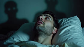 నిద్రలో ఛాతిపై దెయ్యం కూర్చున్నట్టుగా అనిపిస్తోందా.?