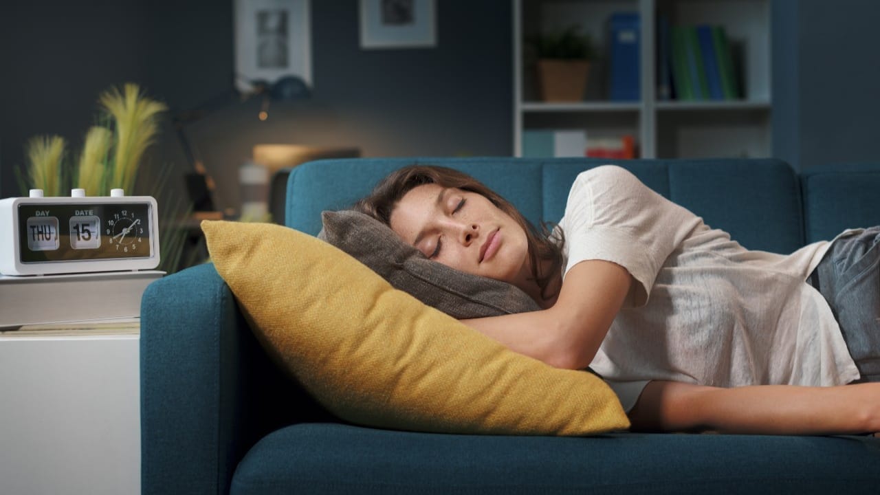 పగటి నిద్ర మంచిదా? కాదా? సైన్స్, స్టడీలు ఏం చెబుతున్నాయో తెలిస్తే షాకవుతారు!