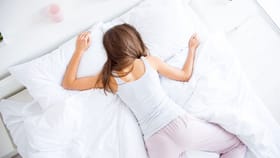 మీరు సరైన భంగిమలోనే పడుకుంటున్నారా.. చెక్​ చేసుకోండి!