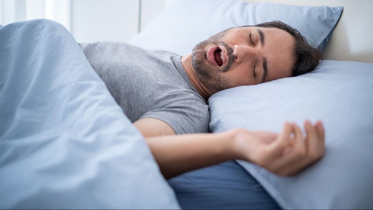 SNORING: గురక సమస్యను ఈజీగా తగ్గించే చిట్కాలు.. నిద్రలో శ్వాస ఆగిపోయే ప్రమాదాన్ని తప్పించే టెక్నిక్స్!