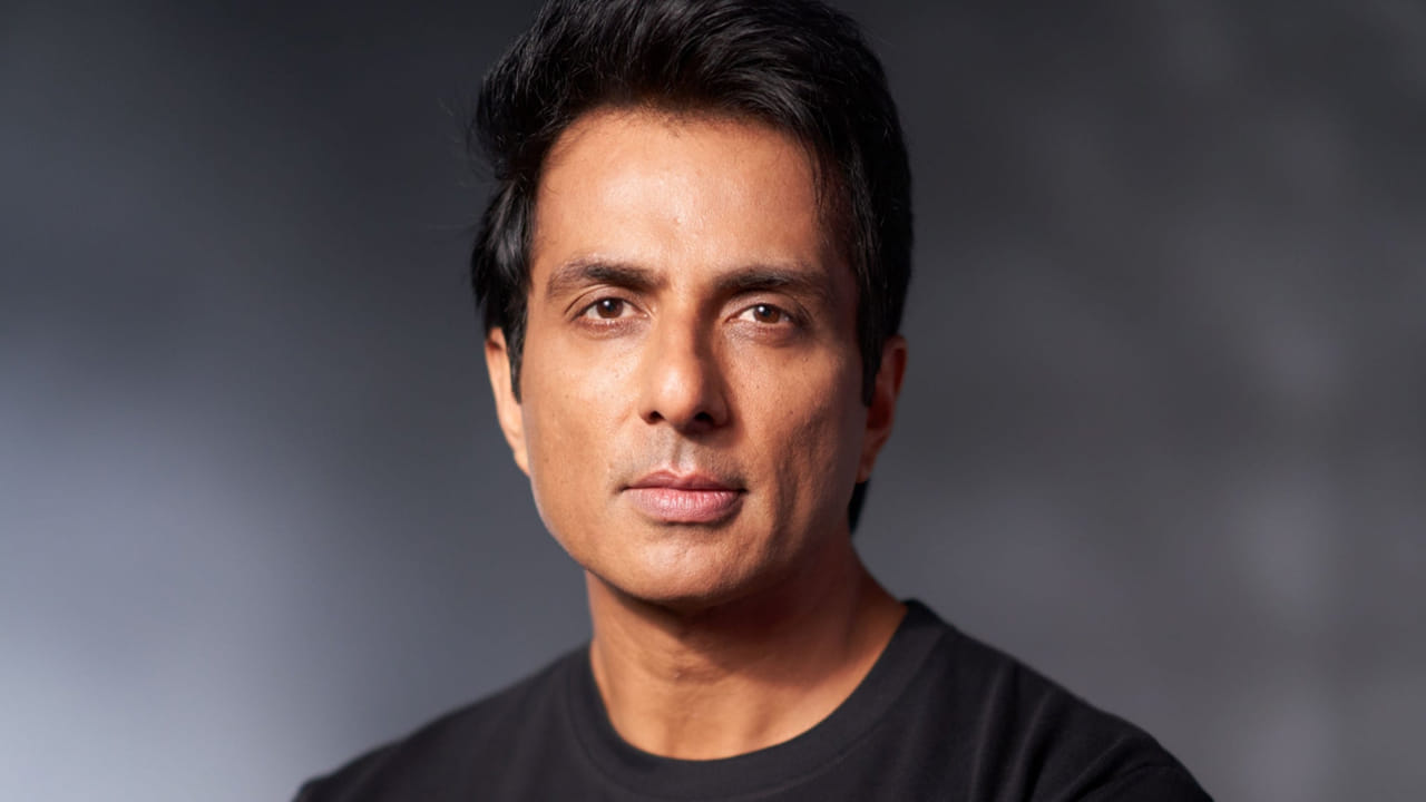 Sonu Sood : వారిపై కోపం చూపించకండి.. ఇండిగో సిబ్బందికి మద్దతుగా సోనూ సూద్..