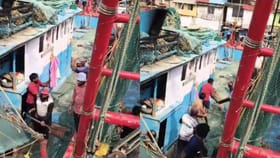 పక్క రాష్ట్రంలో సిక్కోలు మత్స్యకారులపై దాడి..