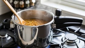 కుక్కర్‌‌లో వండిన ఆహారం ఆరోగ్యానికి మంచిదా? కాదా?