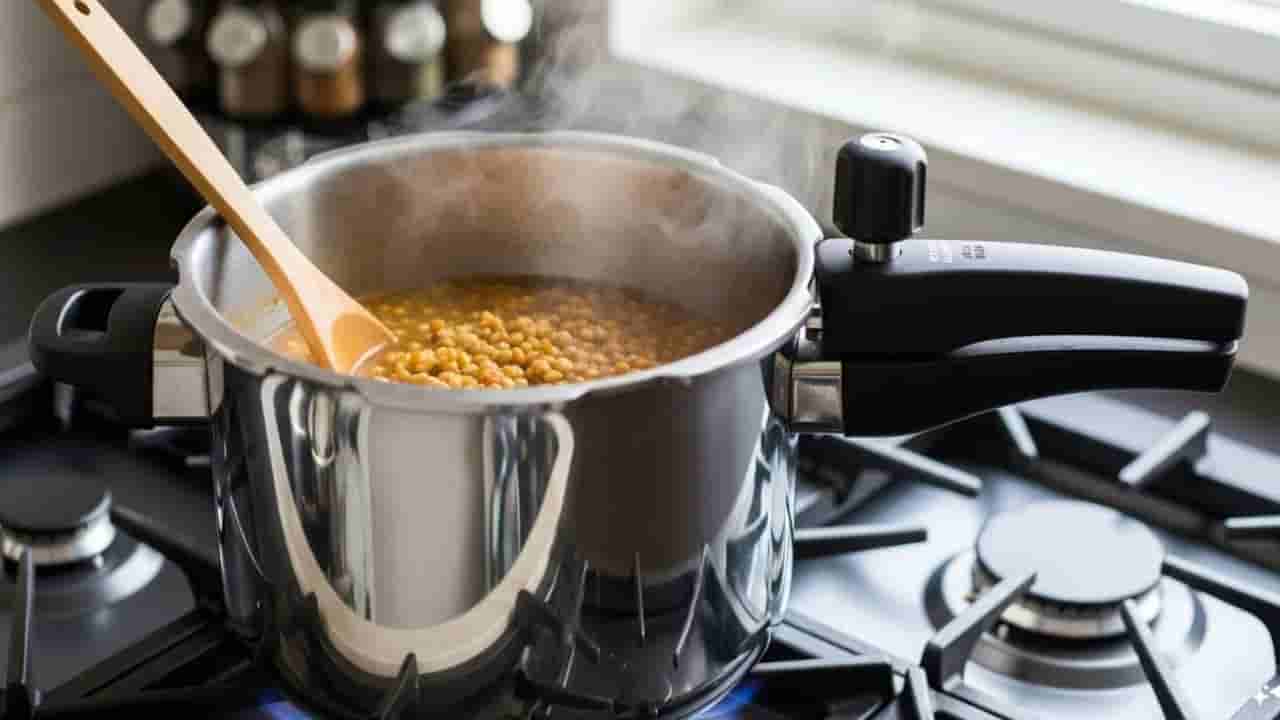 Pressure Cooker: ప్రెషర్ కుక్కర్‌‌లో వండిన ఆహారం ఆరోగ్యకరమేనా! నిపుణులు ఏమంటున్నారు?