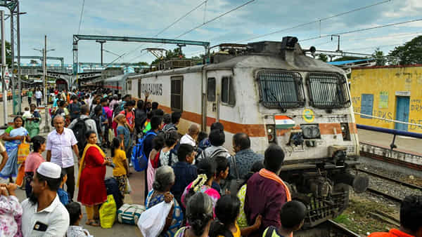 Indian Railways: రైల్వేశాఖ బిగ్ యాక్షన్.. 3 కోట్ల ఐడీలు బ్లాక్.. తత్కాల్ చీకటి దందాకు చెక్..