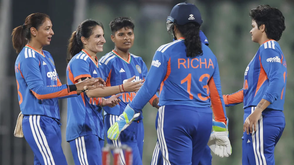 Ind Vs SL: దీప్తి శర్మ రికార్డుల వేట..రేణుకా సింగ్ వికెట్ల కోత..కివీస్ పర్యటనకు ముందే వార్నింగ్ బెల్స్!