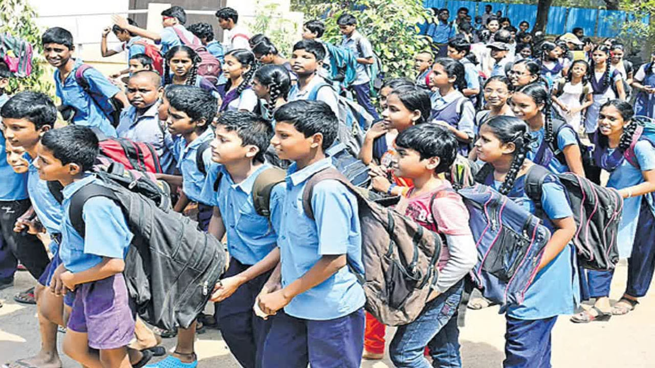 Telangana: విద్యార్థులకు అలెర్ట్.. చలికి పాఠశాల సమయాల్లో మార్పులు