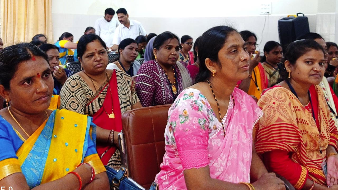 Telangana: మహిళల కోసం తెలంగాణ ప్రభుత్వం అదిరిపోయే యాప్.. ఒక్క క్లిక్‌తో ఫోన్ నుంచే అన్నీ సేవలు