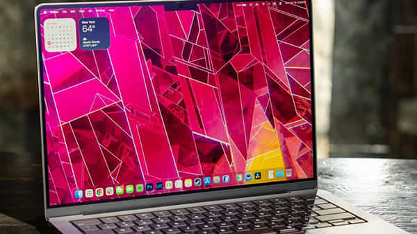 Laptop: ఒక్కసారి ఛార్జ్ చేస్తే 24 గంటల్లో ఫుల్ ఖుషీ.. నాన్స్టాప్ వర్కింగే..