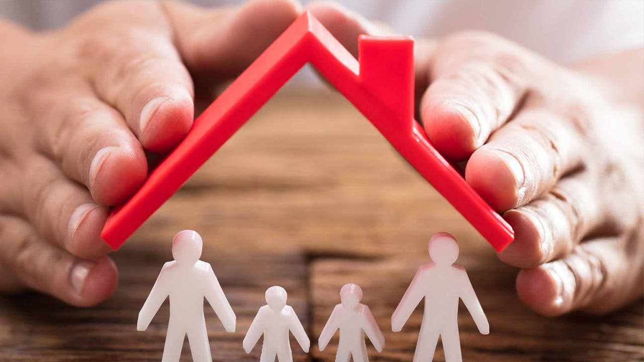 Term Insurance: టర్మ్ ఇన్యూరెన్స్ తీసుకునేందుకు వెనకడుగు వేస్తున్నారా..? ఈ విషయాలు తెలుసుకోకపోతే మీరే నష్టపోతారు..