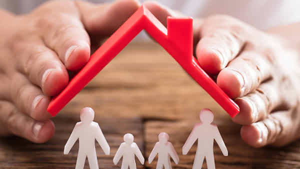 Term Insurance: టర్మ్ ఇన్యూరెన్స్ తీసుకునేవారు ఈ విషయాలు ఖచ్చితంగా తెలుసుకోండి.. లేకపోతే నష్టపోతారు జాగ్రత్త