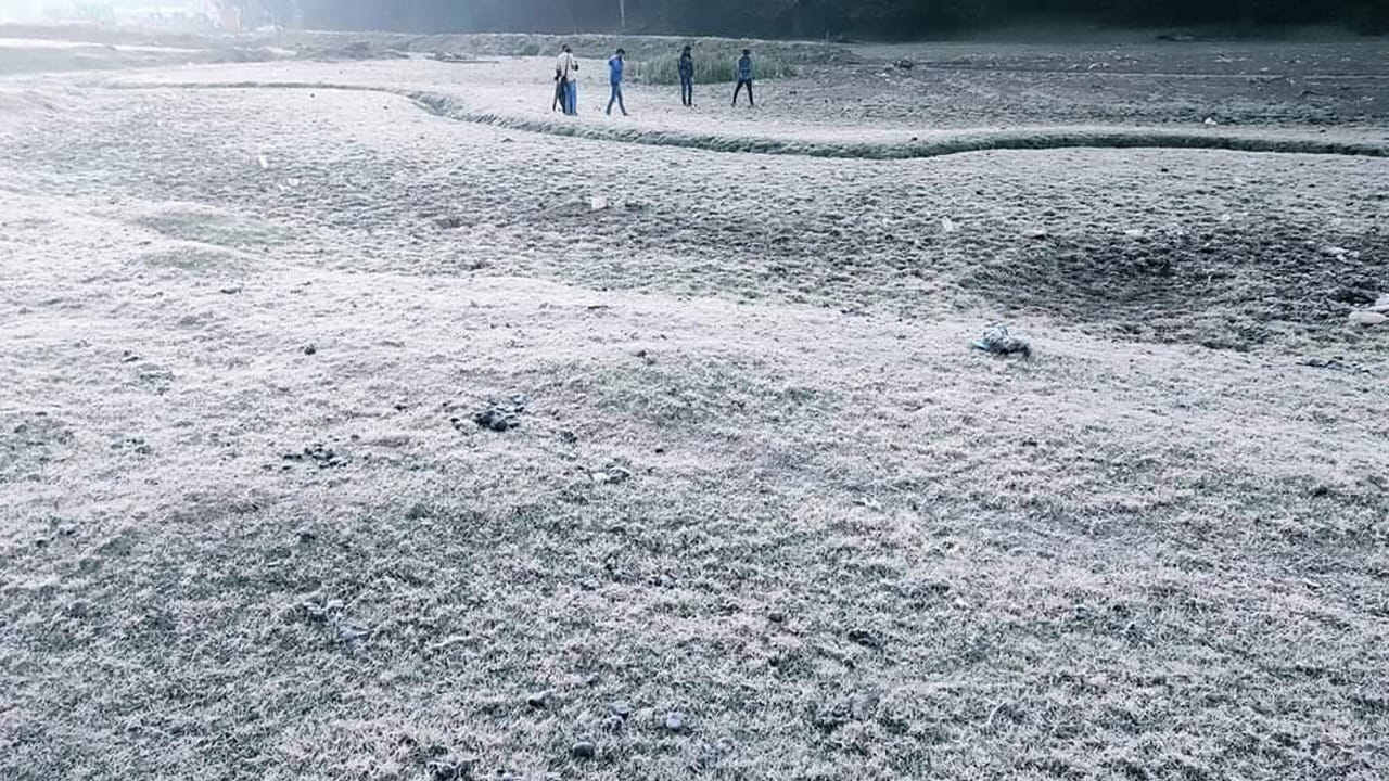 తలైకుంధ: ఊటీ పట్టణం నుండి 3 కి.మీ దూరంలో ఉన్న తలైకుంధ వద్ద మంచు ఎక్కువగా ఏర్పడుతుంది, దాని గడ్డి భూములు, అటవీ ప్రాంతం ఇక్కడ విస్తరించి ఉంది. సందర్శకులు పచ్చిక బయళ్ల గుండా నడకను ఆస్వాదించవచ్చు. కొన్ని ఛాయాచిత్రాలను తీసుకోవచ్చు.