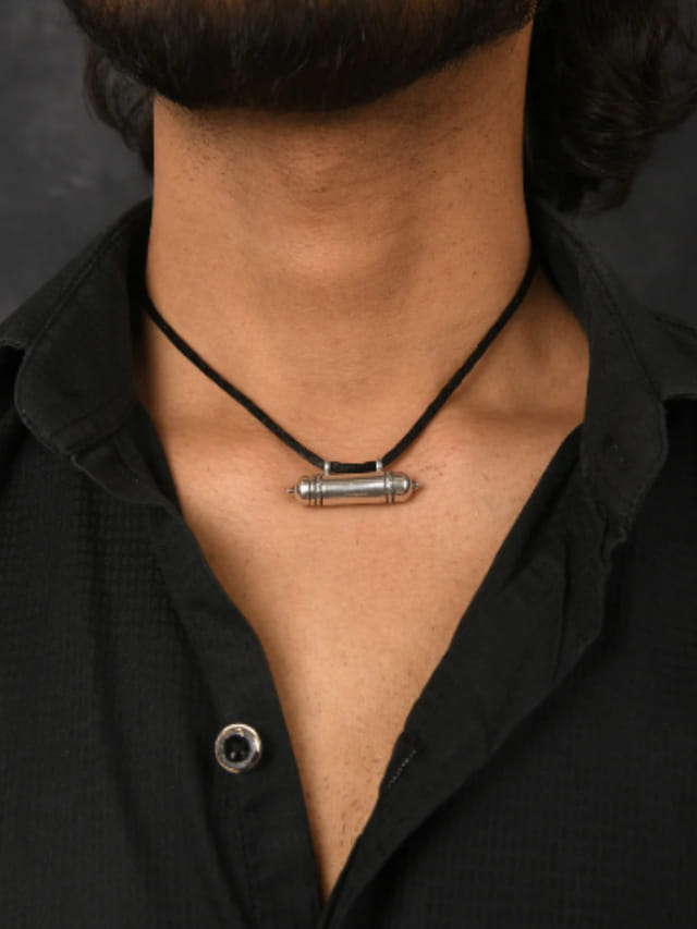 తాయెత్తులు ఎందుకు కడుతారు? దీని వెనుక రహస్యం ఏమిటంటే?