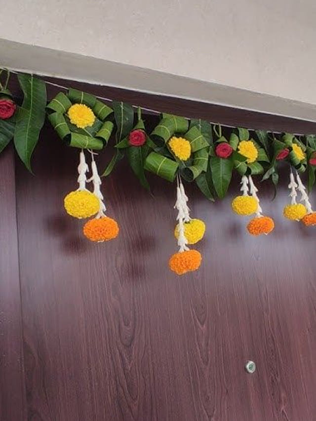 పండగల వేళ మామిడి గుమ్మానికి తోరణాలు ఎందుకు.? పండితుల మాటేంటి.?