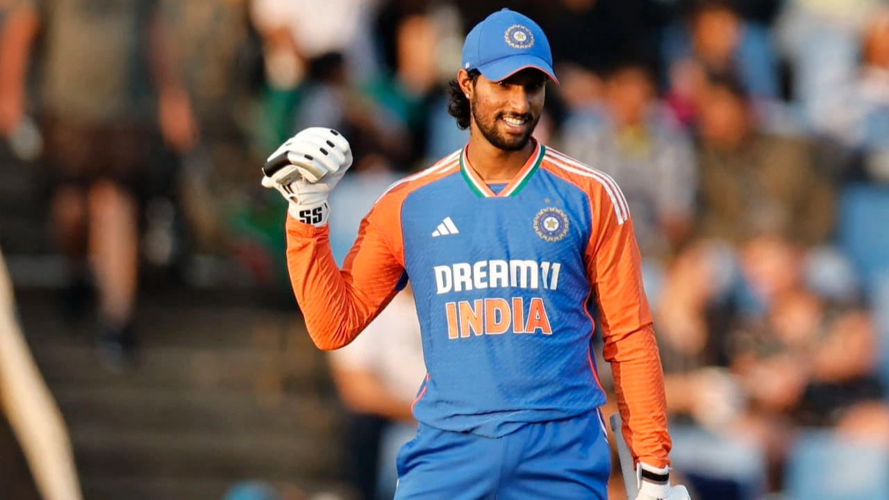 తిలక్ వర్మ కూడా అత్యంత వేగంగా 1,000 పరుగులు సాధించిన ఐదవ భారత బ్యాట్స్మన్గా నిలిచాడు. విరాట్ కోహ్లీ 27 ఇన్నింగ్స్లలో ఈ మైలురాయిని చేరుకుని ఈ జాబితాలో అగ్రస్థానంలో ఉన్నాడు. అభిషేక్ శర్మ 28 ఇన్నింగ్స్లతో జాబితాలో రెండవ స్థానంలో ఉన్నాడు.