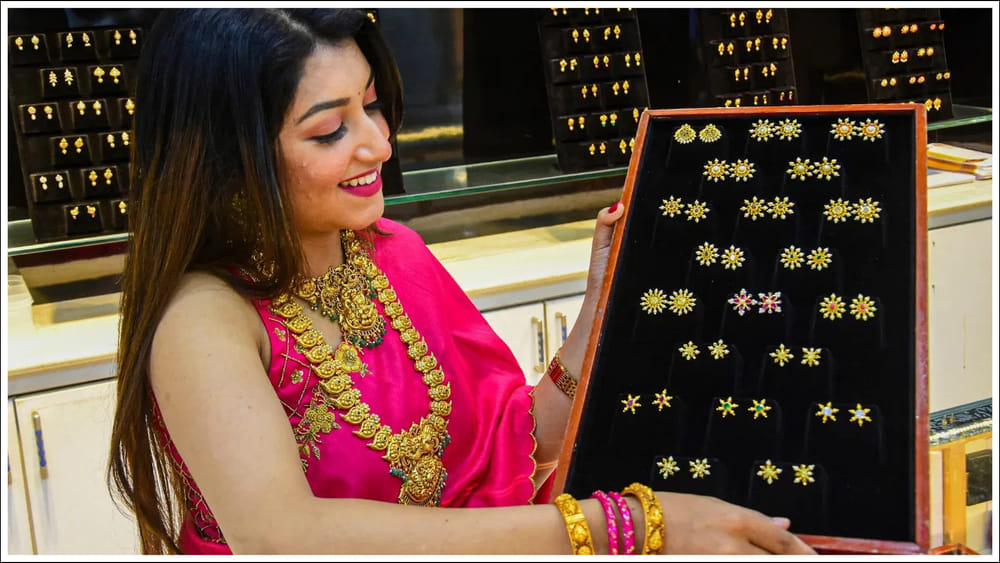 Gold Price Today: తెలుగు రాష్ట్రాల్లో బంగారం ధర పెరిగిందా? తగ్గిందా? తాజా రేట్ల వివరాలు!