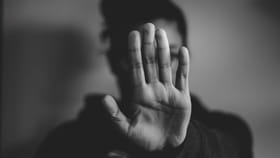 Toxic People: ఇలాంటి వ్యక్తులను మీ జీవితంలోకి అస్సలు రానివ్వొద్దు