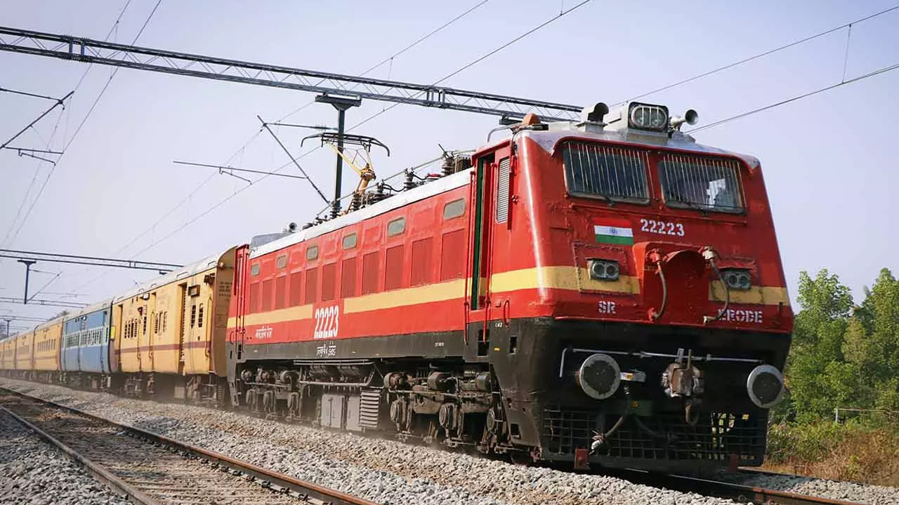 Indian Railways: స్టూడెంట్ ఐడీ కార్డు ఉందా..? రైలు టికెట్లపై 70 శాతం అదిరే డిస్కౌంట్.. పొందండిలా..!